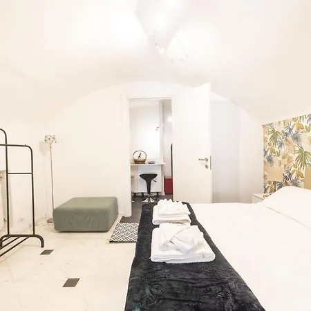 Piazza Navona Balcony Experience * Рим